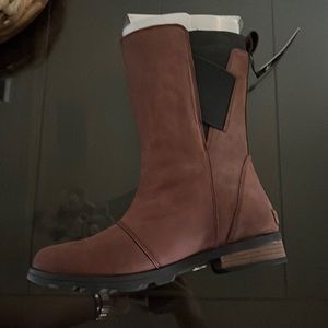 Sorel Emelie mid redwood black waterproof new in box boots